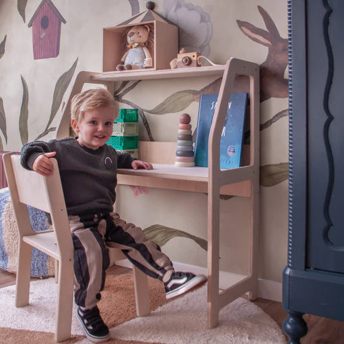 So einfach setzt du einen toddie Schreibtisch zusammen!