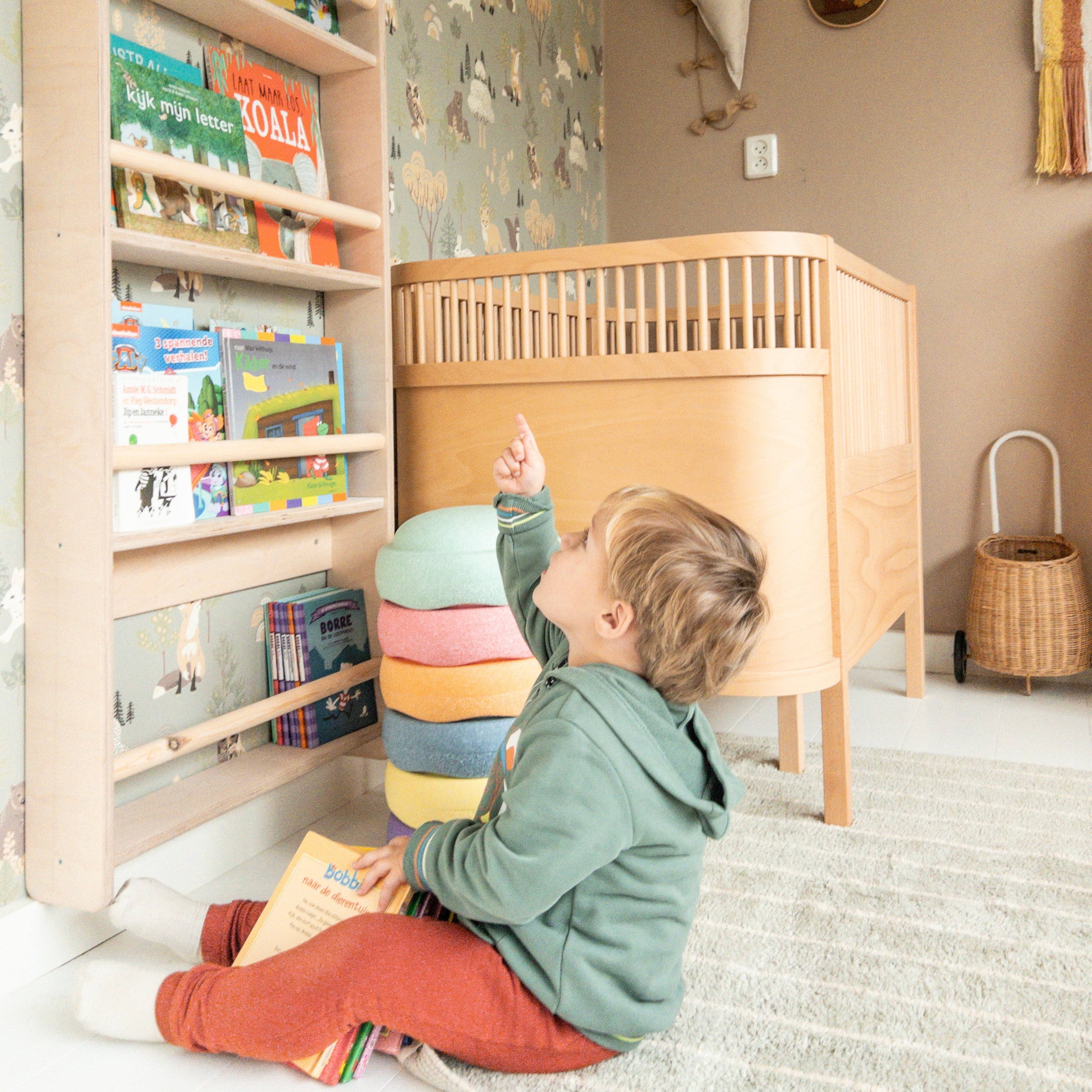Montessori Bücherregal Kinderzimmer | 5 Regale - natur Wandregal toddie.de
