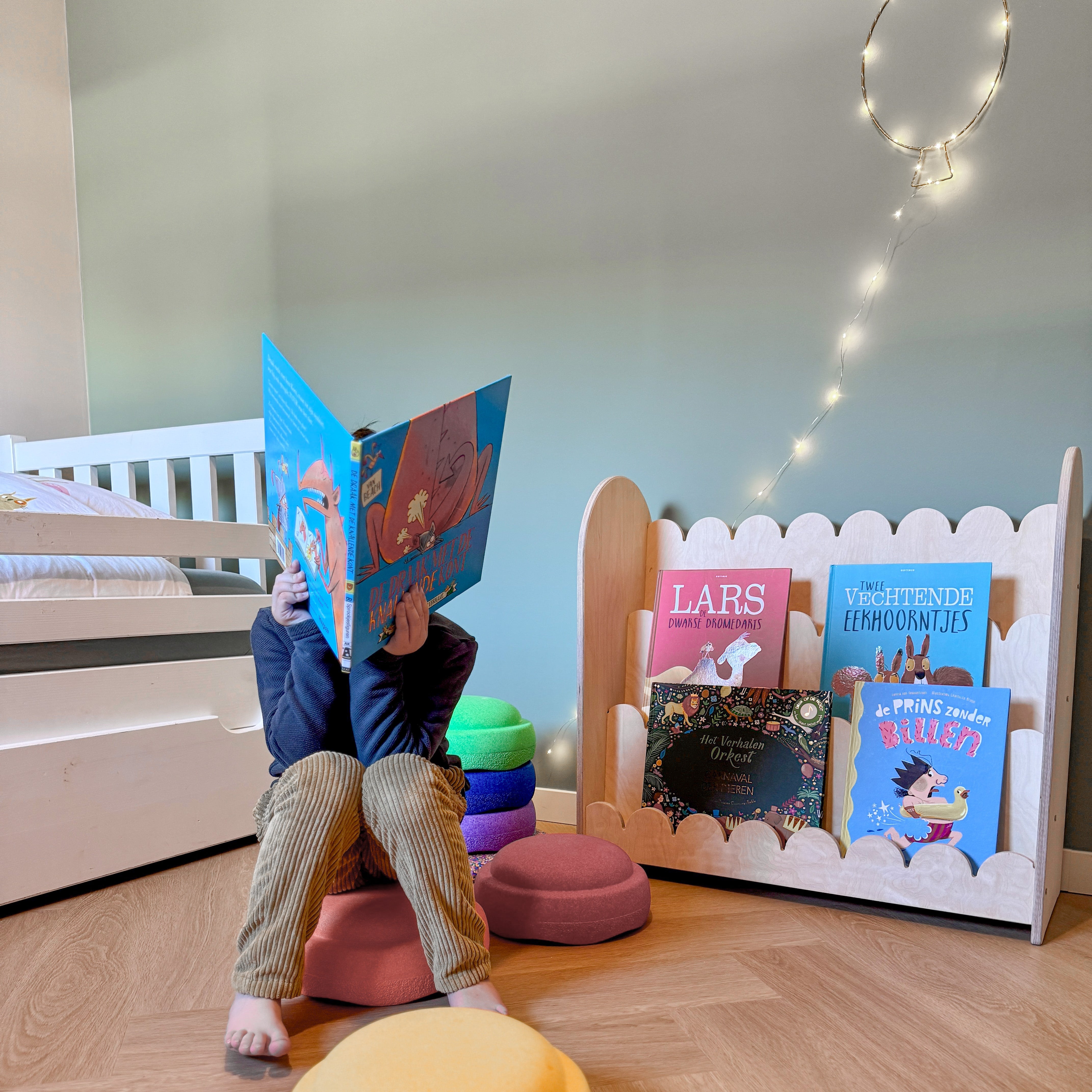 Bubble Montessori Bücherregal Kinderzimmer | 3 Stufen - natur - all bubble Bücherregal toddie.de ®