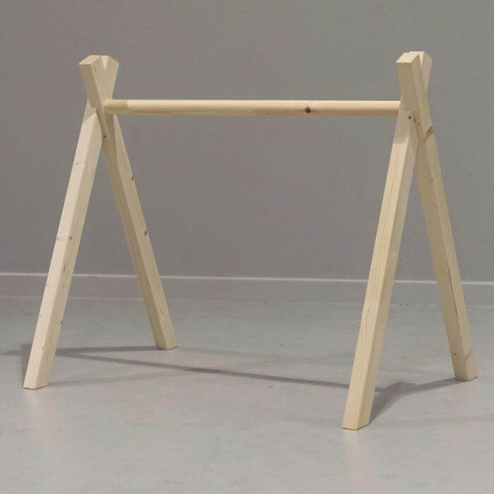 Holz Babygym | Massiver Holzspielbogen Tipi-Form (ohne hängespielzeuge) Spielbogen toddie.de