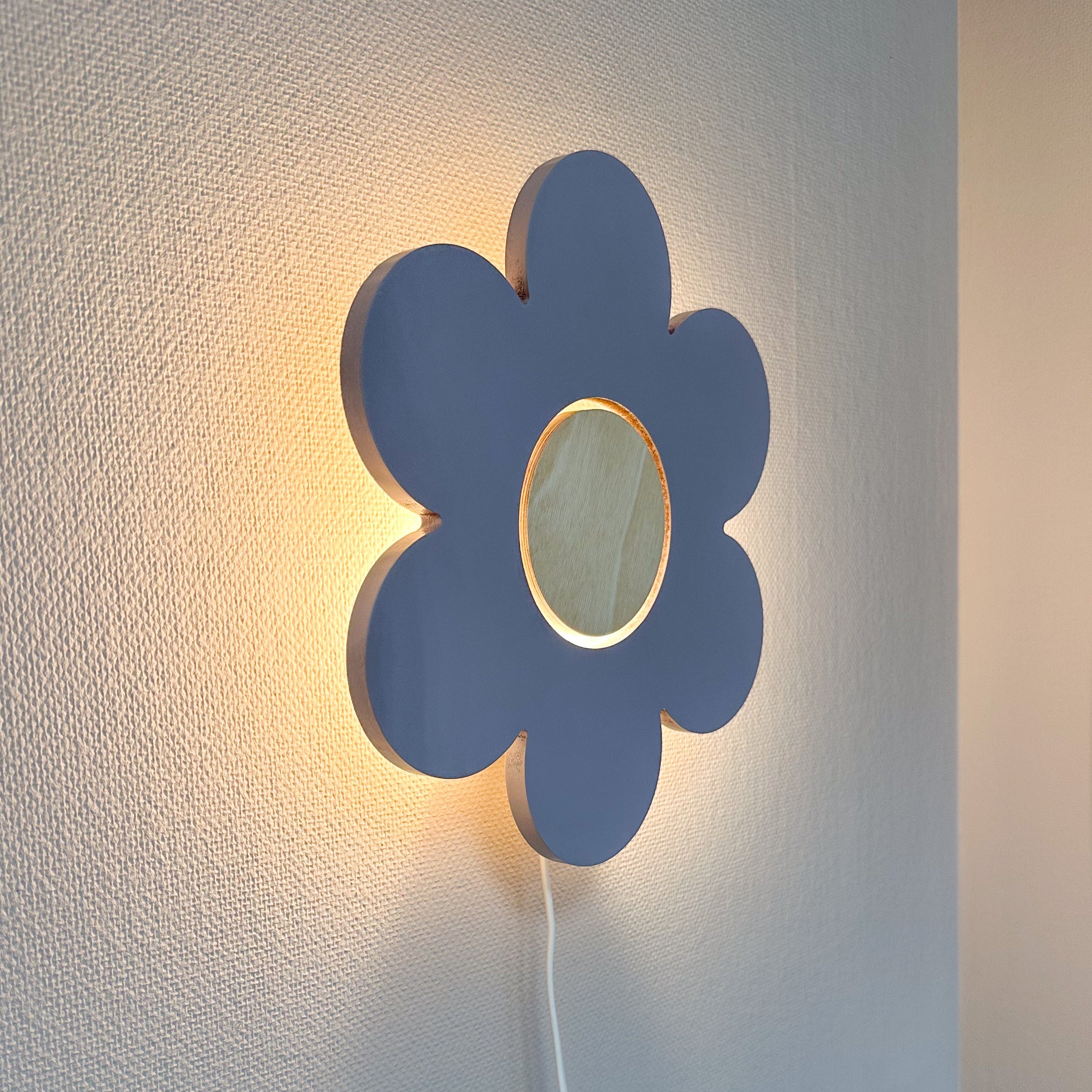 Hölzerne Wandlampe Kinderzimmer | Blume - Lila Wandleuchte toddie.de ®