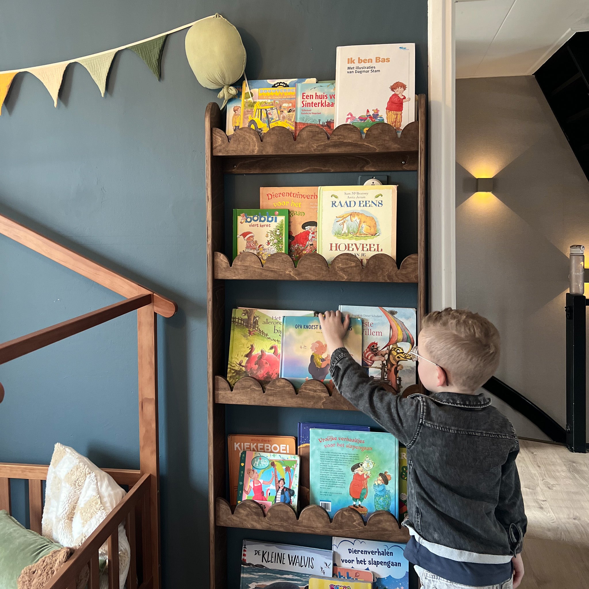 Bubble Montessori Bücherregal Kinderzimmer | 5 Regale | wengé Bücher Wandregal toddie.de ®