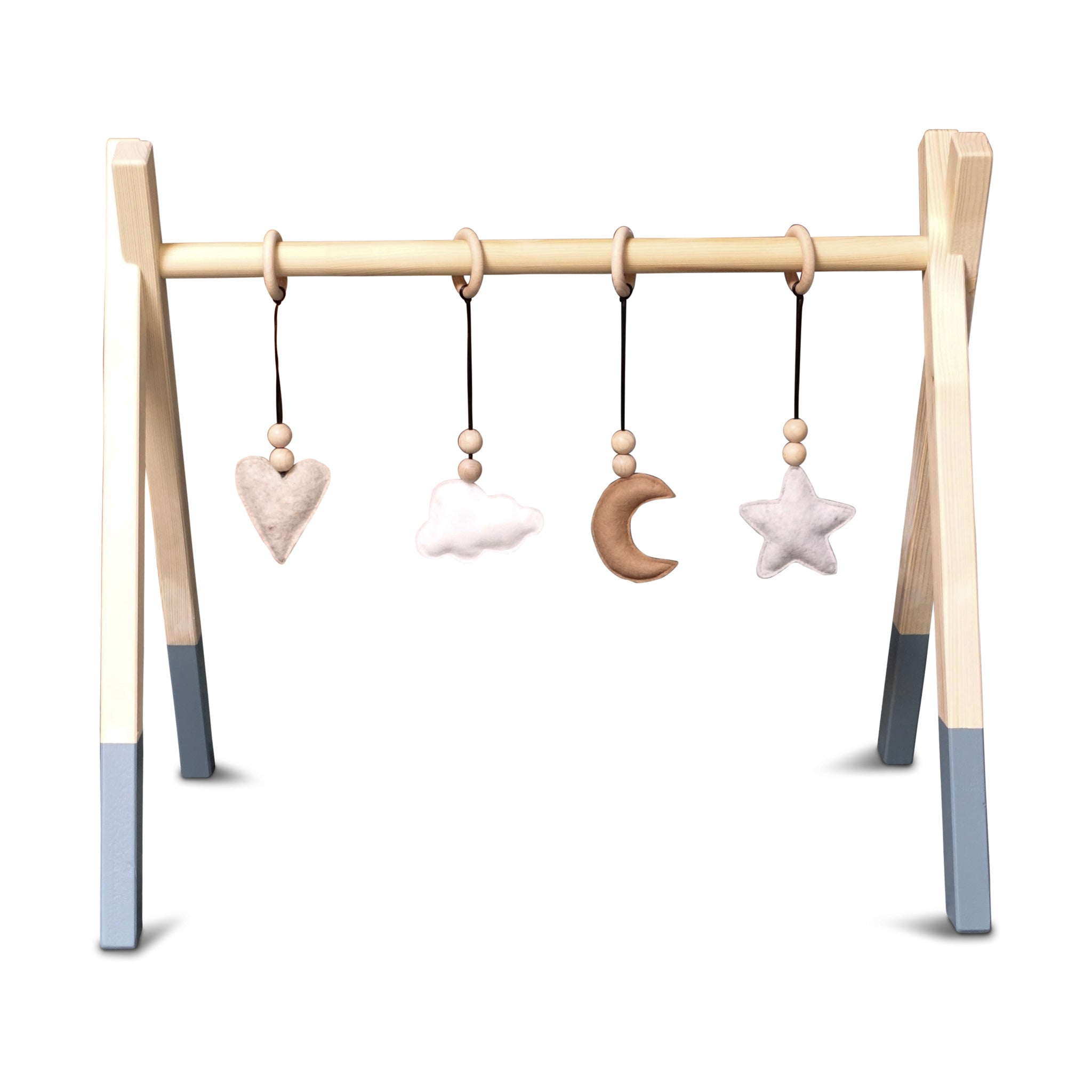 Holz Babygym | Massiver Holzspielbogen Tipi-Form mit Natur Hängespielzeuge - denim drift Spielbogen + Hängespielzeuge toddie.de