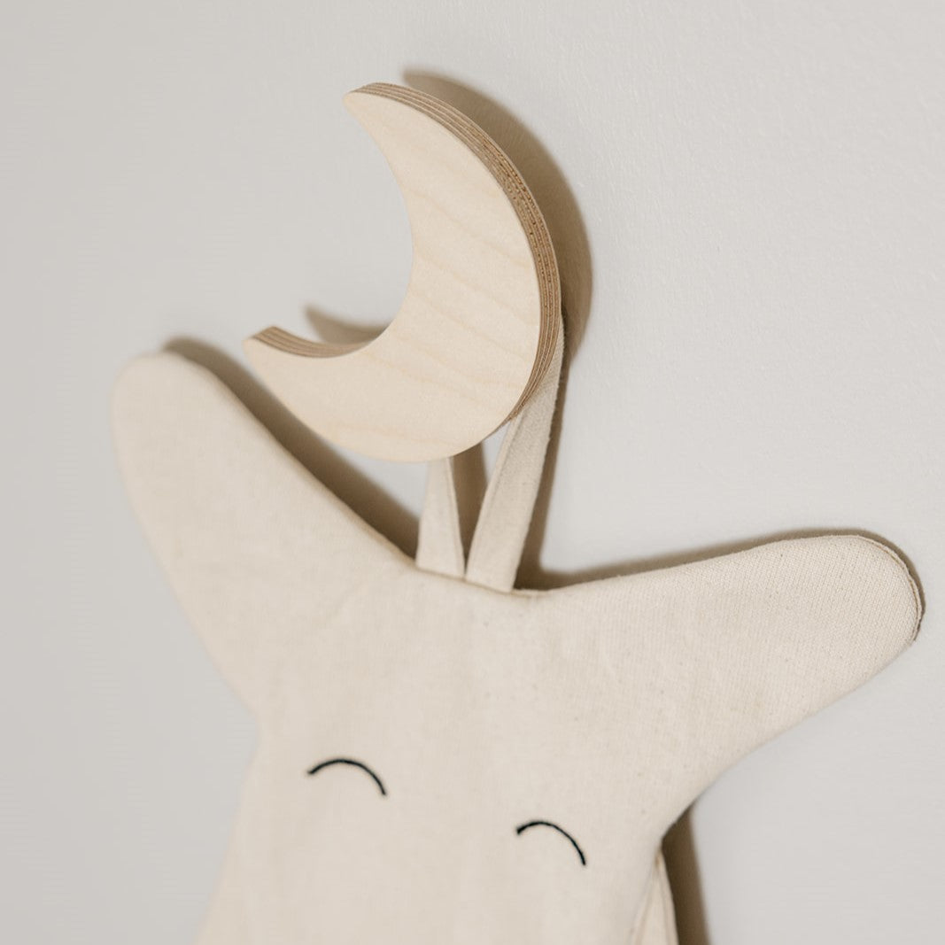 Hölzerne Wandhaken Kinderzimmer | Mond und Blume - natur Wandhaken toddie.de