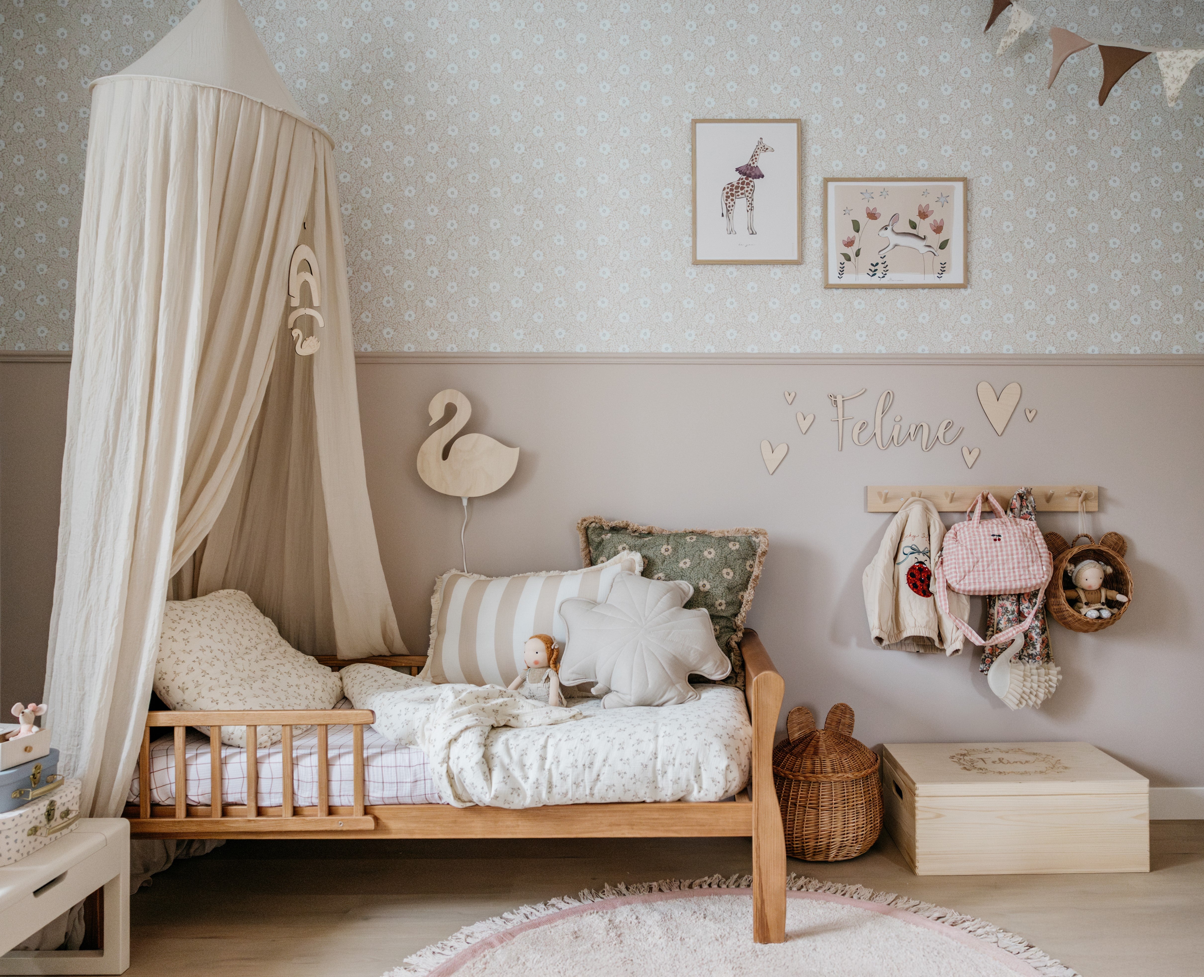 Hölzerne Wandleuchte Kinderzimmer | Schwan - natur Wandleuchte toddie.de