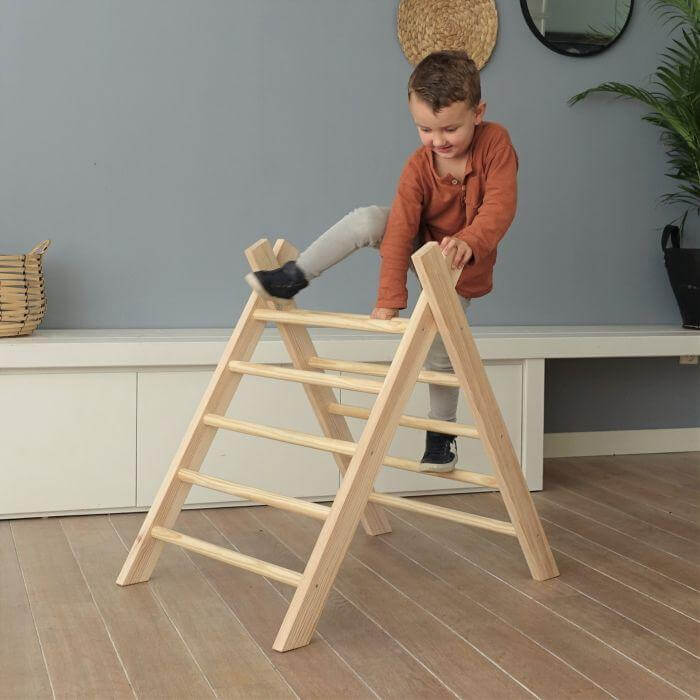 Hölzernes Klettergerüst | Faltbare Pikler Dreieck - natur Kletterdreieck toddie.de