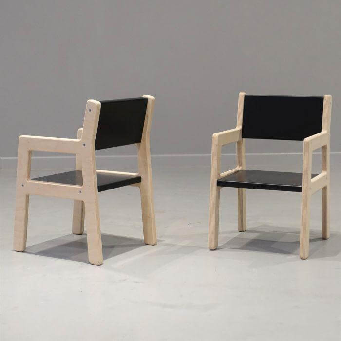 Hölzerner Kinderstuhl 1-4-Jahre - schwarz Kinderstuhl toddie.de