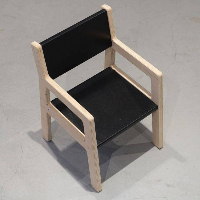 Hölzerner Kinderstuhl 1-4-Jahre - schwarz Kinderstuhl toddie.de