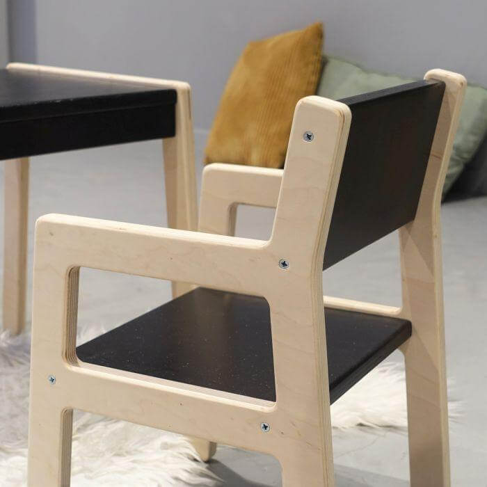 Holz Kindermöbelset 1-4 Jahre | Tisch + 2 Stühle - schwarz Möbelset toddie.de