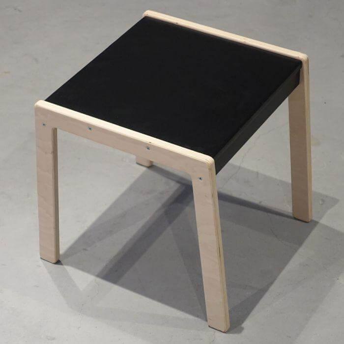 Hölzerne Kindertisch 1-4 Jahre - schwarz Kindertisch toddie.de