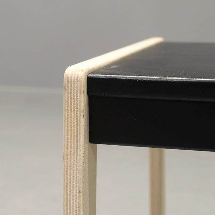 Hölzerne Kindertisch 1-4 Jahre - schwarz Kindertisch toddie.de