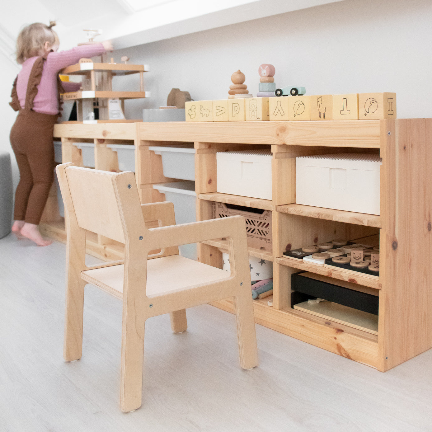 Hölzerner Kinderstuhl 1-4 Jahre - natur Kinderstuhl toddie.de