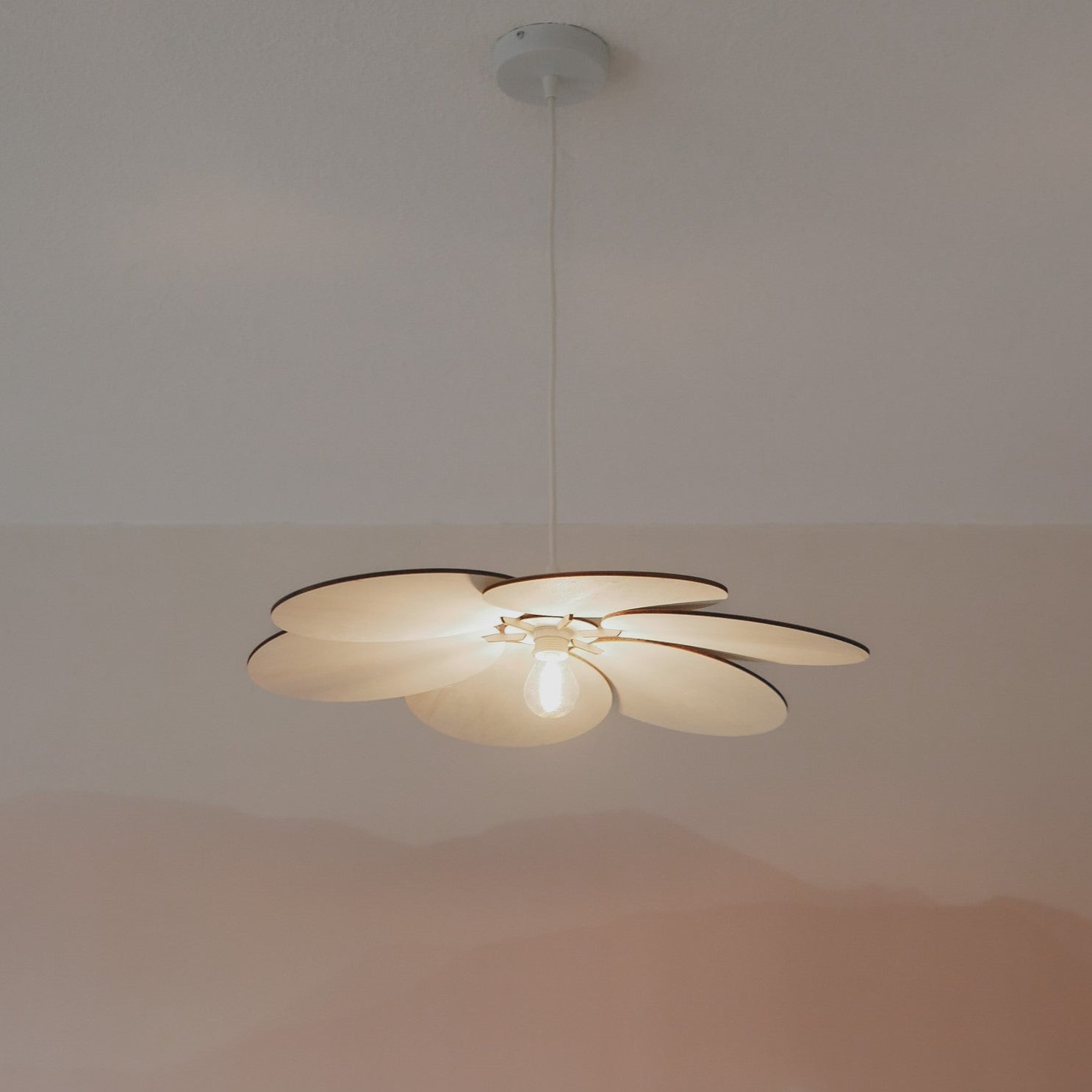 Hölzerne Pendelleuchte Kinderzimmer | Blume - natur Pendelleuchte toddie.de ®