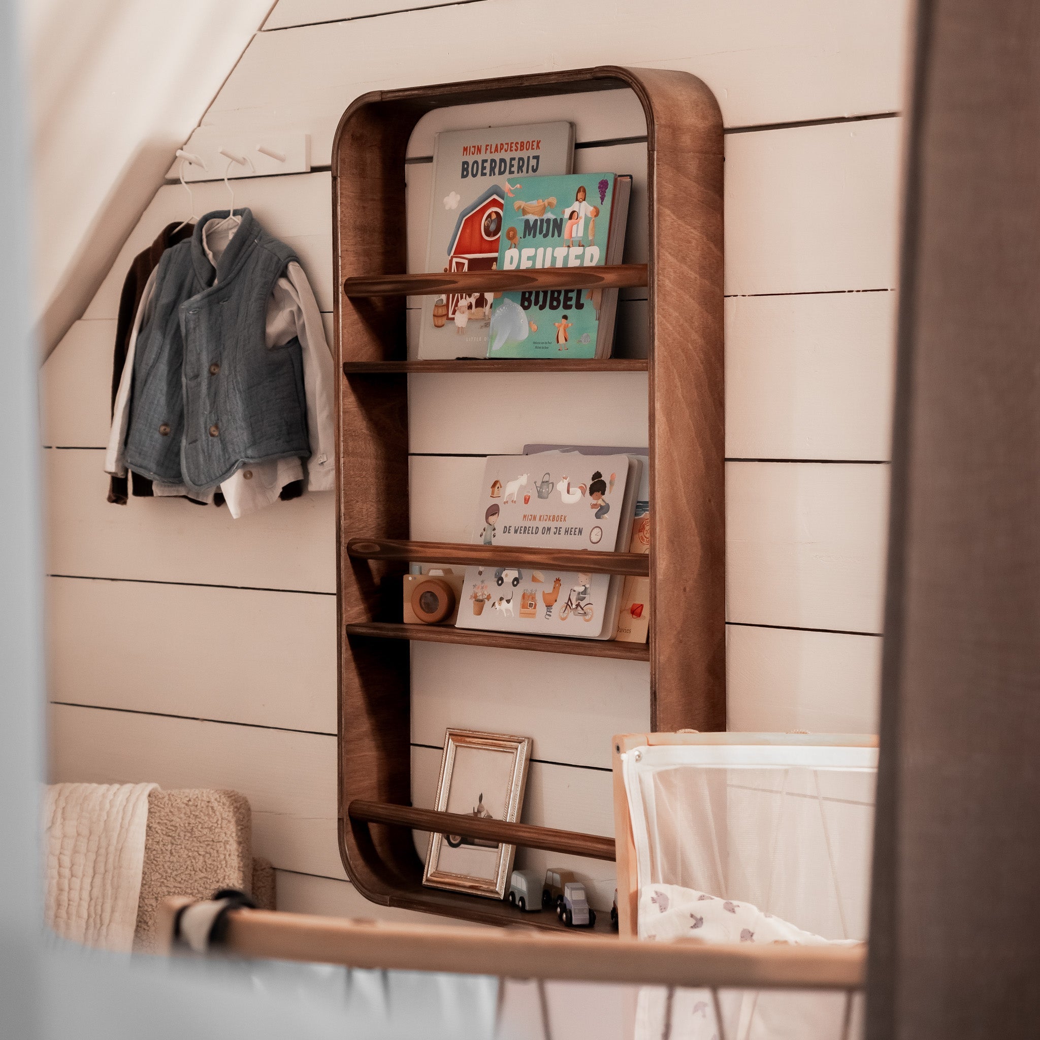 Novie Montessori Rundes Bücherregal für Kinderzimmer | 3 Regalböden – Wenge gebeizt Bücherregal toddie.de ®