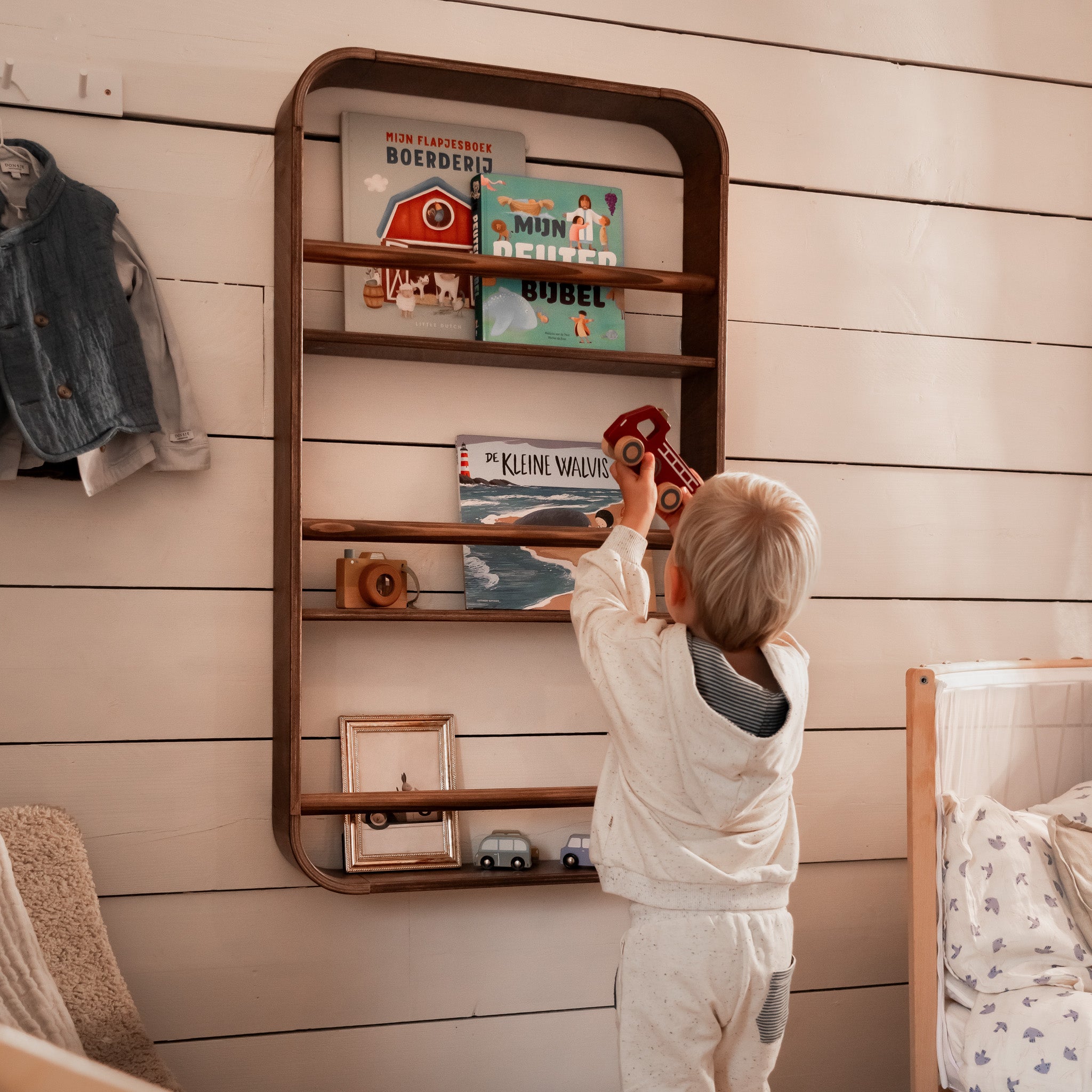 Novie Montessori Rundes Bücherregal für Kinderzimmer | 3 Regalböden – Wenge gebeizt Bücherregal toddie.de ®