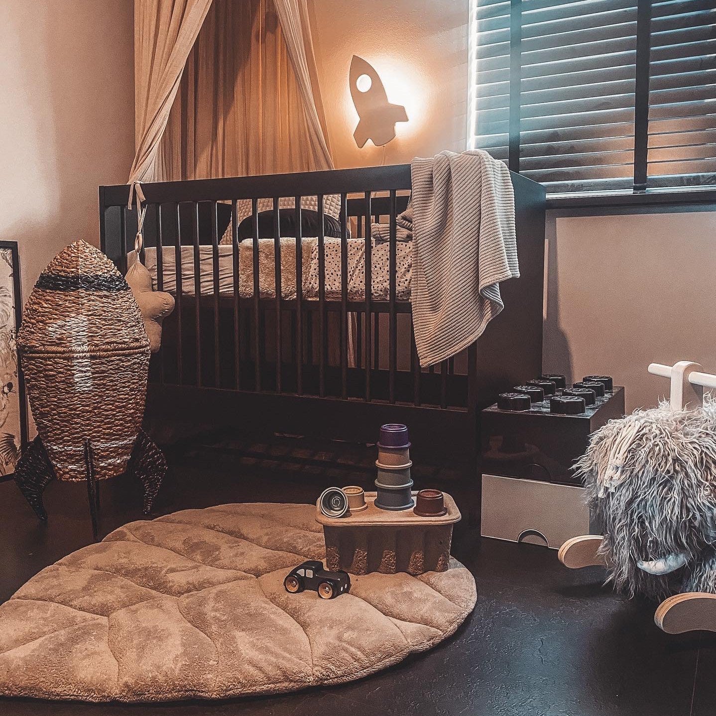 Hölzerne Wandleuchte Kinderzimmer | Rakete - natur Wandleuchte toddie.de