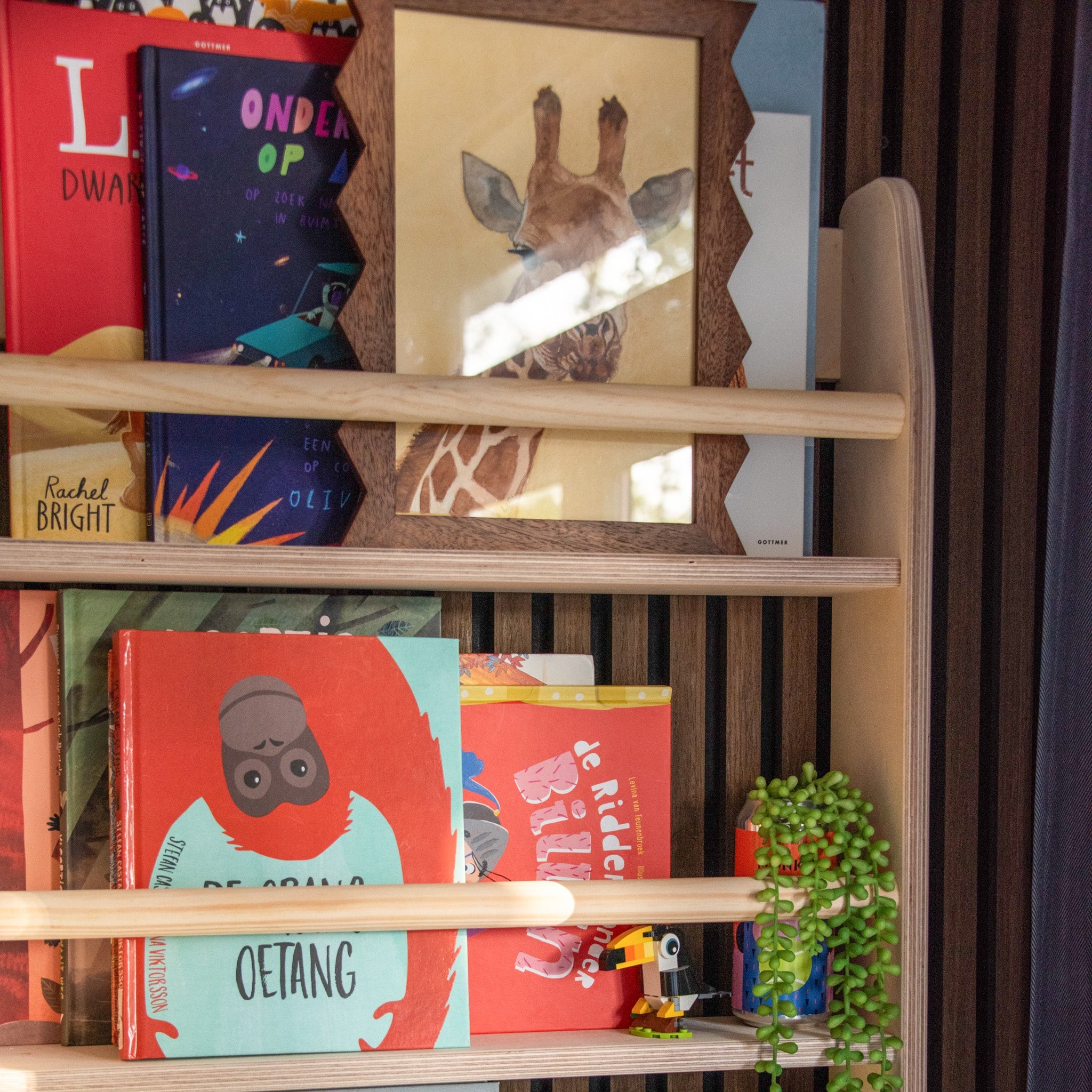 Montessori Bücherregal Kinderzimmer | 4 Regale - natur Wandregal toddie.de