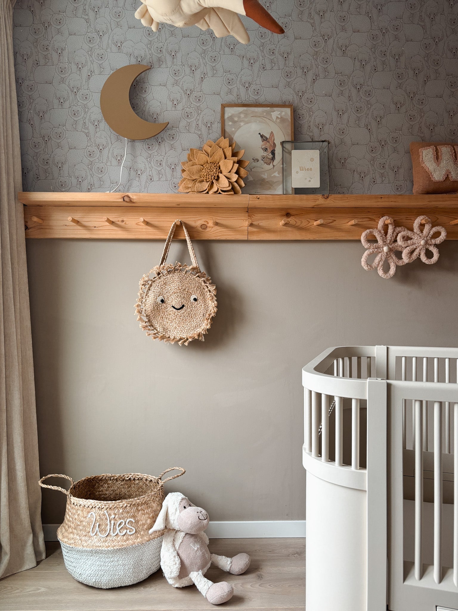 Hölzerne Wandleuchte Kinderzimmer | Mond - spiced honey Wandleuchte toddie.de