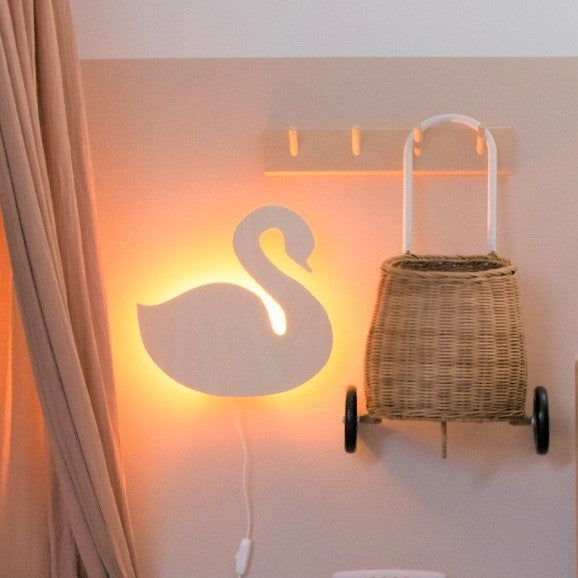 Hölzerne Wandleuchte Kinderzimmer | Schwan - natur Wandleuchte toddie.de
