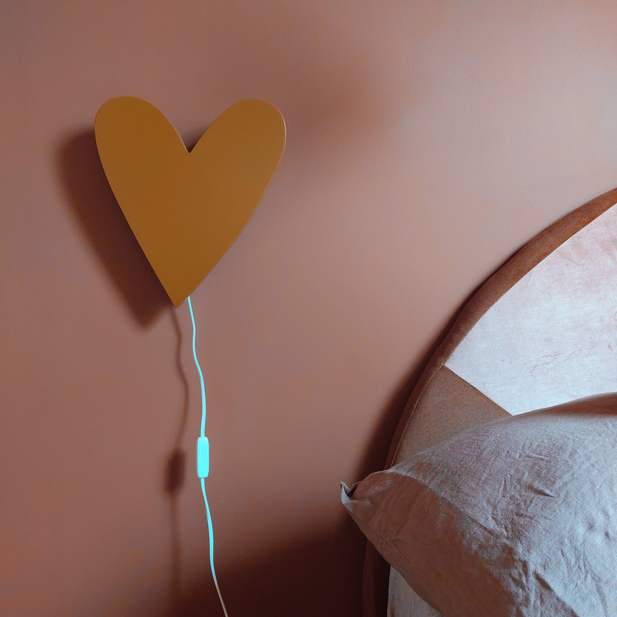 Hölzerne Wandleuchte Kinderzimmer | Herz - ziegelrot Wandleuchte toddie.de