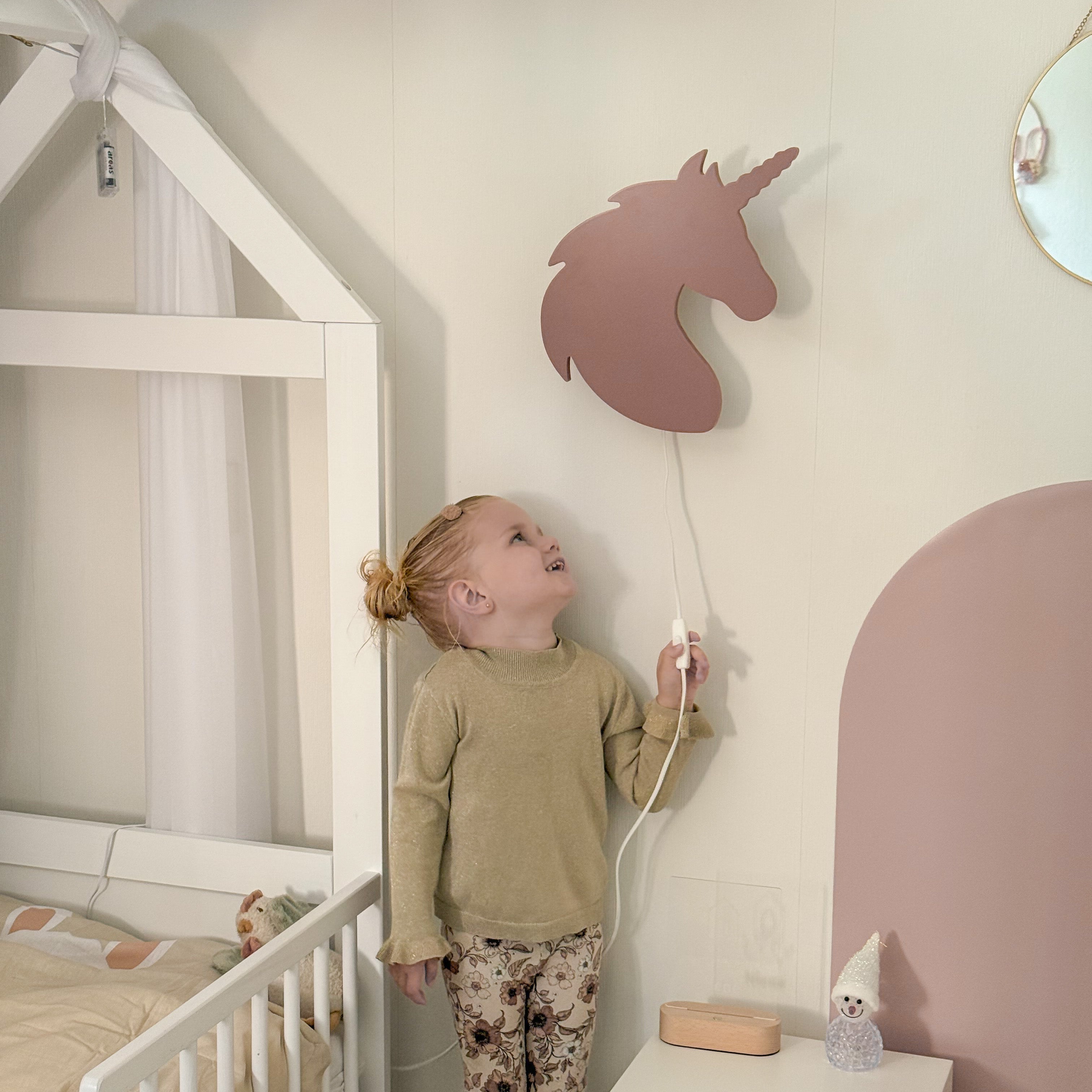 Hölzerne Wandlampe Kinderzimmer | Einhorn - terra rosa Wandleuchte toddie.de