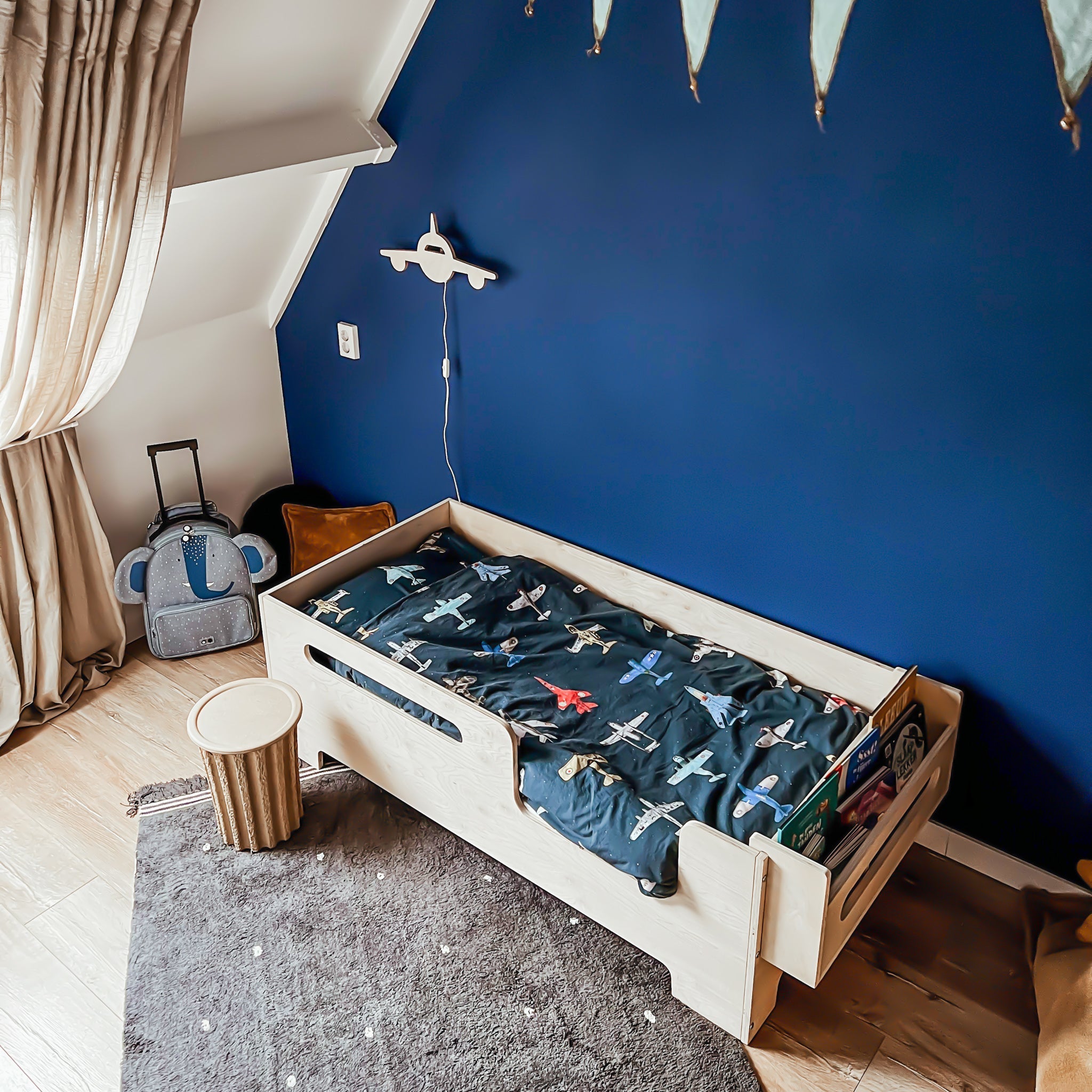 Hölzerne Wandleuchte Kinderzimmer | Flugzeug - natur Wandleuchte toddie.de