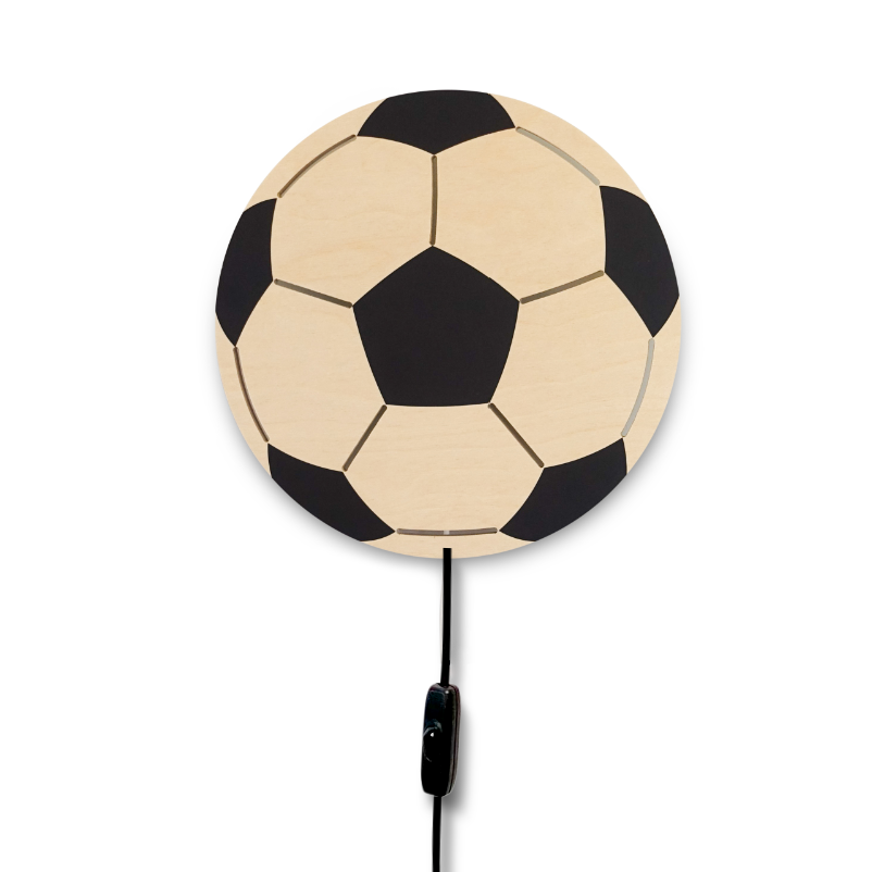 Hölzerne Wandleuchte Kinderzimmer | Fußball - natur/schwarz Wandleuchte toddie.de Schwarzes Kabel
