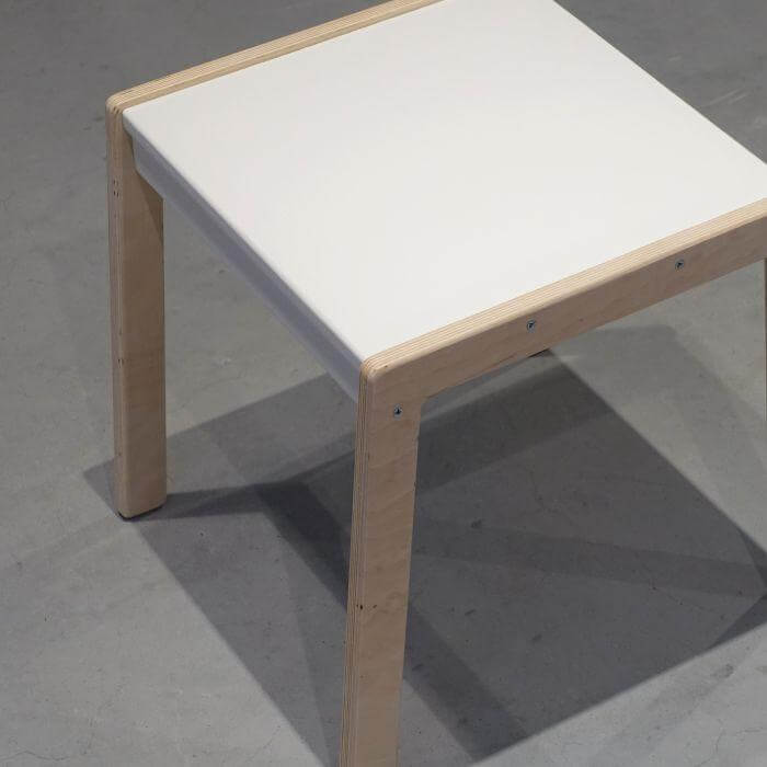 Holz Kindermöbelset 1-4 Jahre | Tisch + 2 Stühle - weiß Möbelset toddie.de