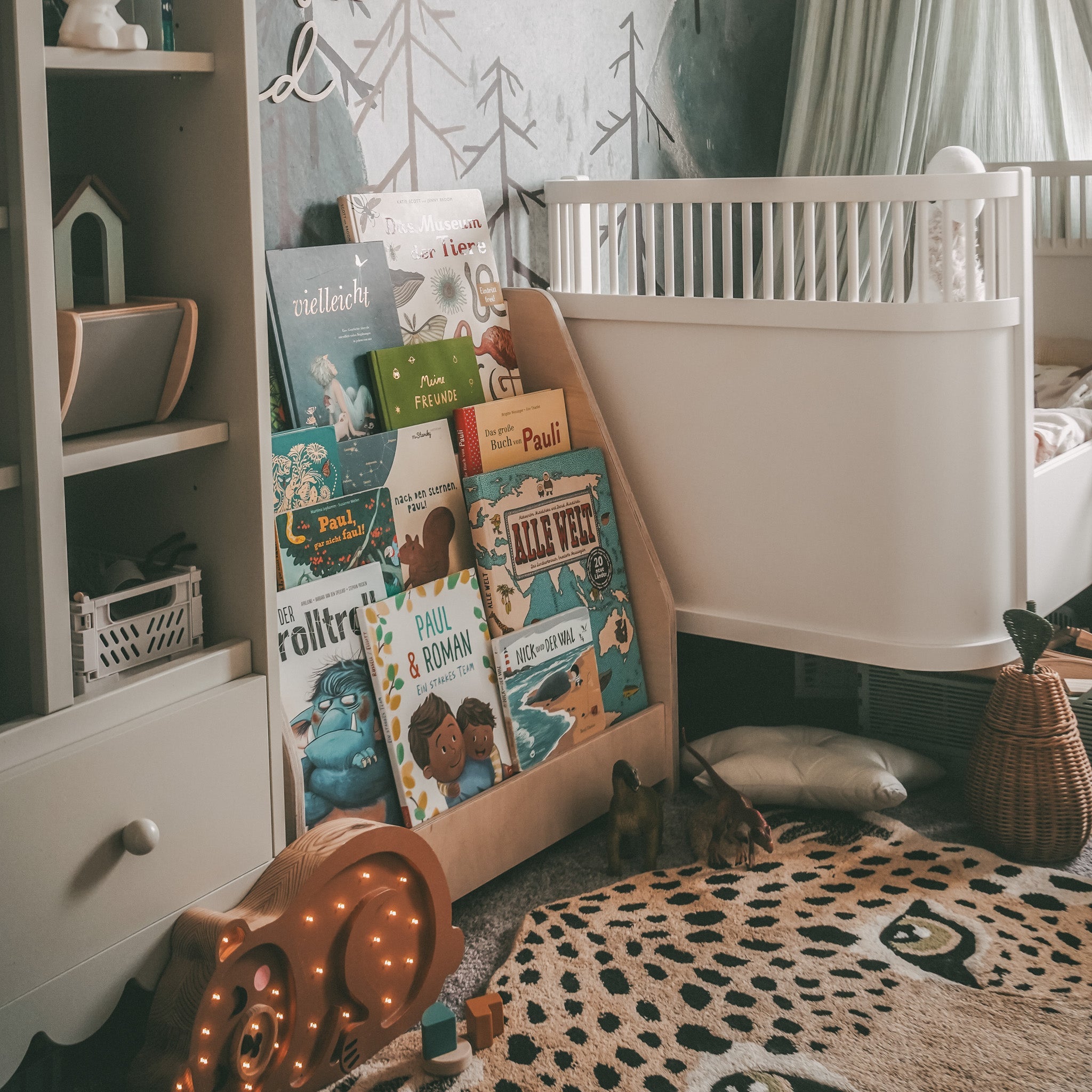 Montessori Bücherschrank Kinderzimmer | 3 Stufen - natur Bücherschrank toddie.de