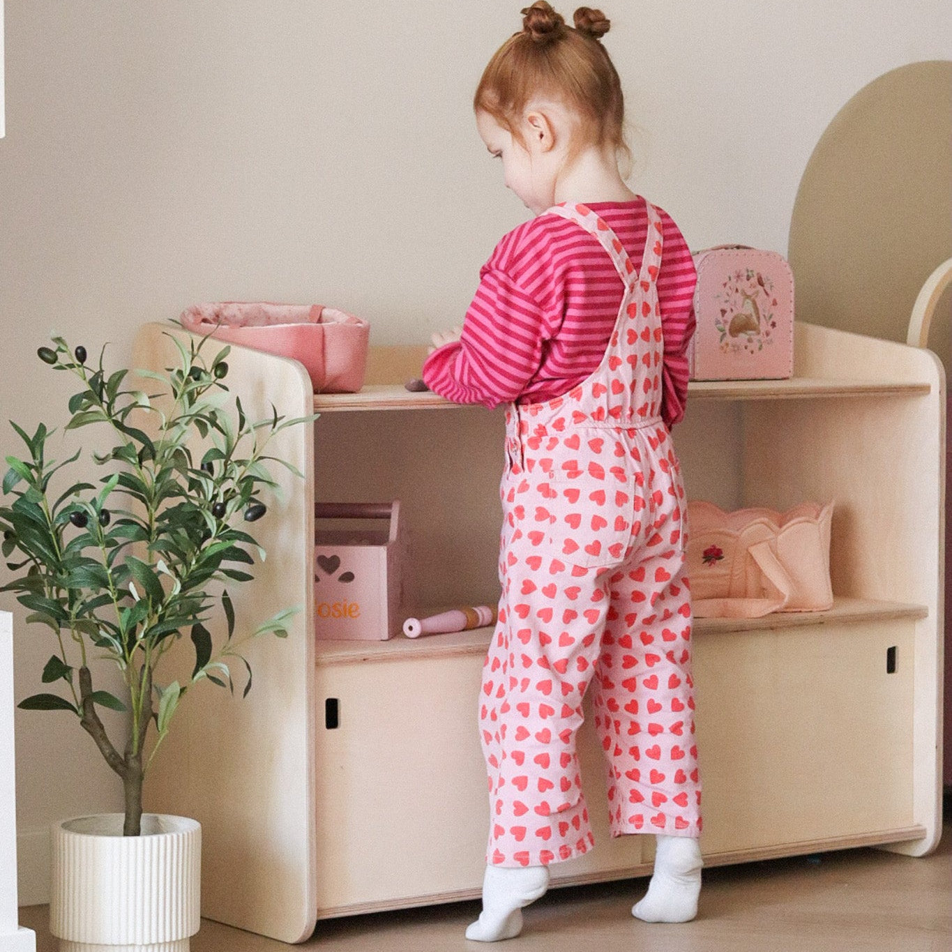 Jollie Montessori Spielzeugschrank mit Schiebetüren | Bücherregal 3 regale - natur toddie.de ®