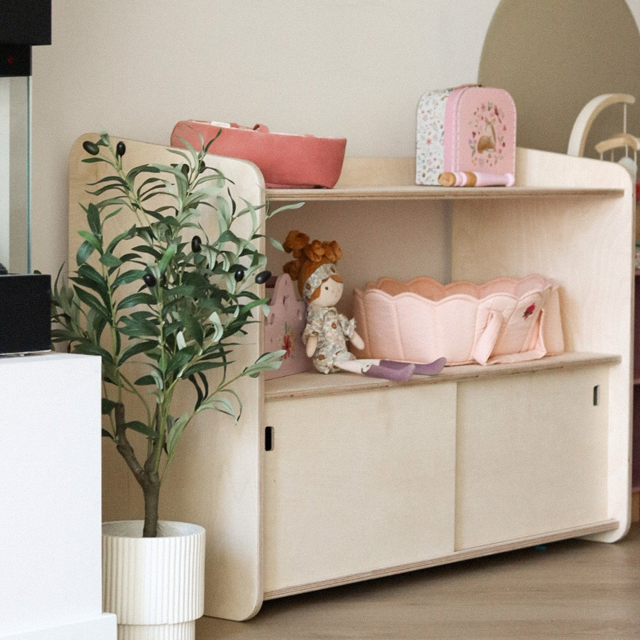 Jollie Montessori Spielzeugschrank mit Schiebetüren | Bücherregal 3 regale - natur toddie.de ®