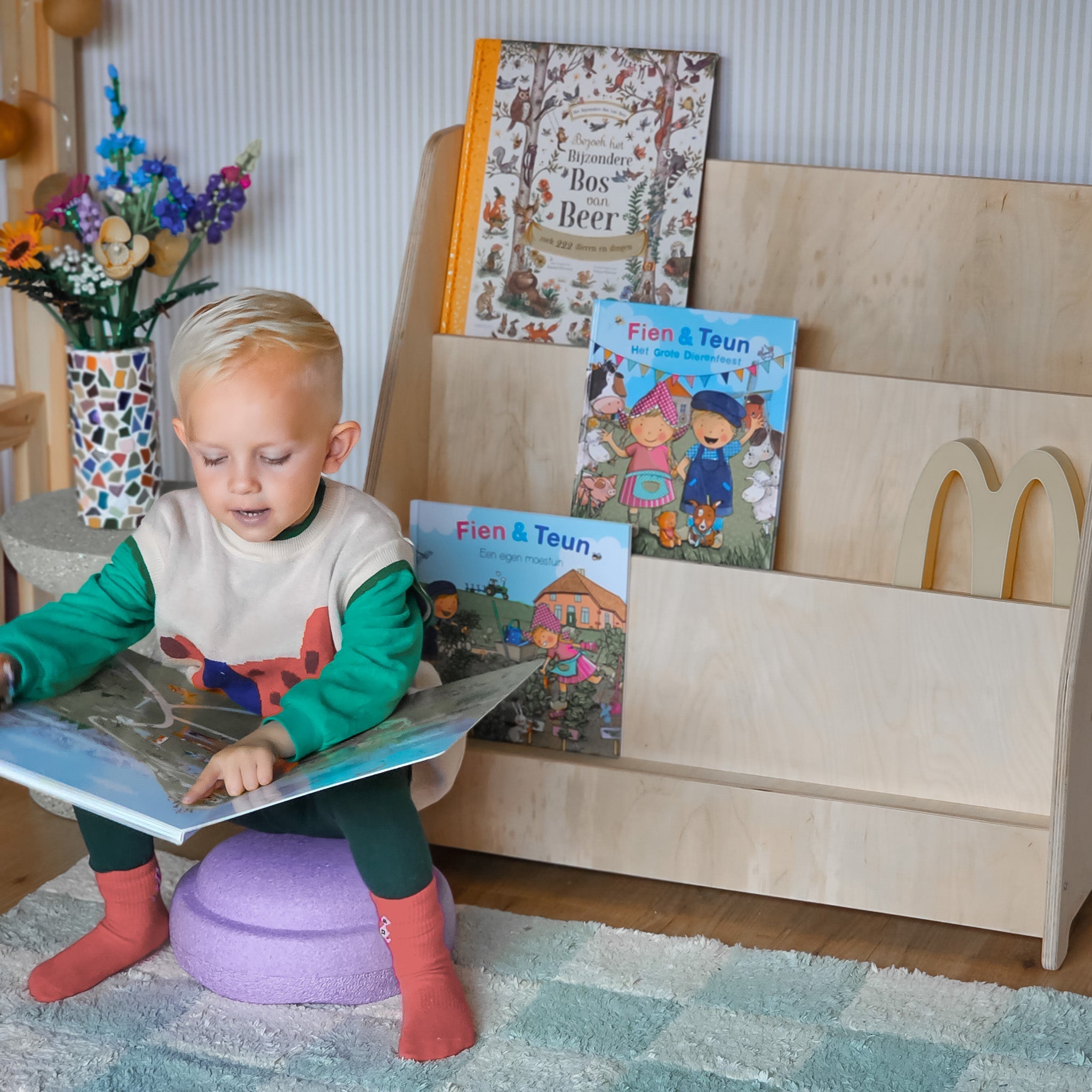Montessori Bücherschrank Kinderzimmer | 3 Stufen - natur Bücherschrank toddie.de