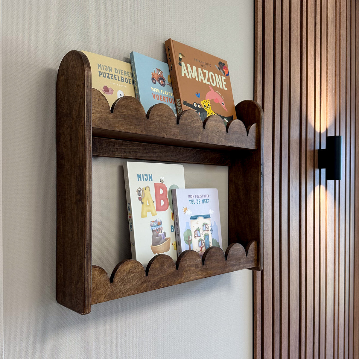 Bubble Montessori boekenrek kinderkamer | 2 planken - wengé gebeitst - toddie.nl ®