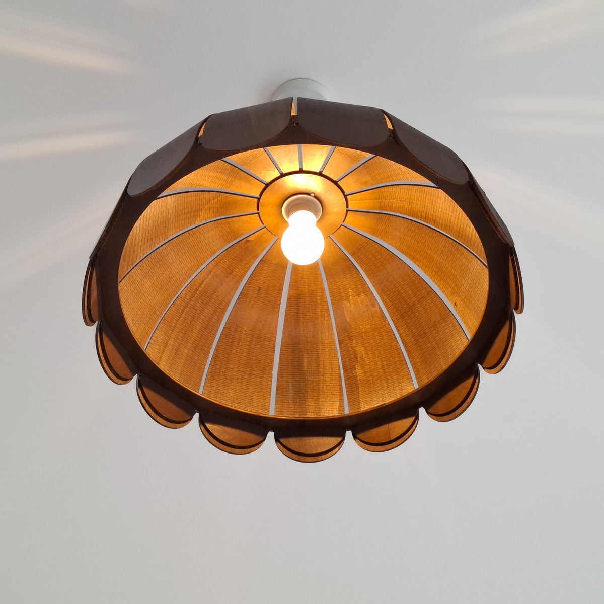 Houten hanglamp kinderkamer | Bubble Wengé (Walnut) - toddie.nl ®