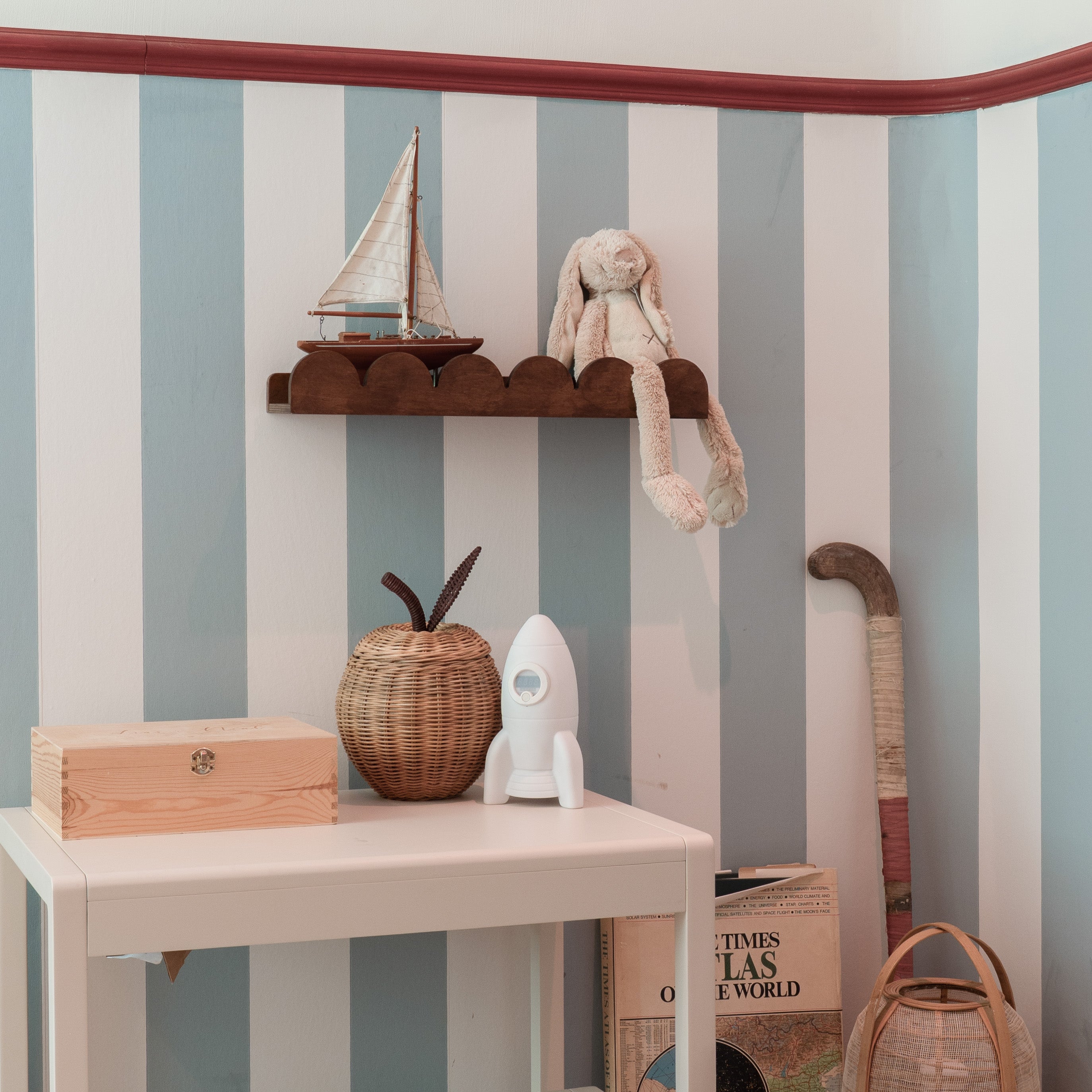 Bubble Montessori Bücherregal | 1 Regalboden – wenge gebeizt Wandregal toddie.de ®