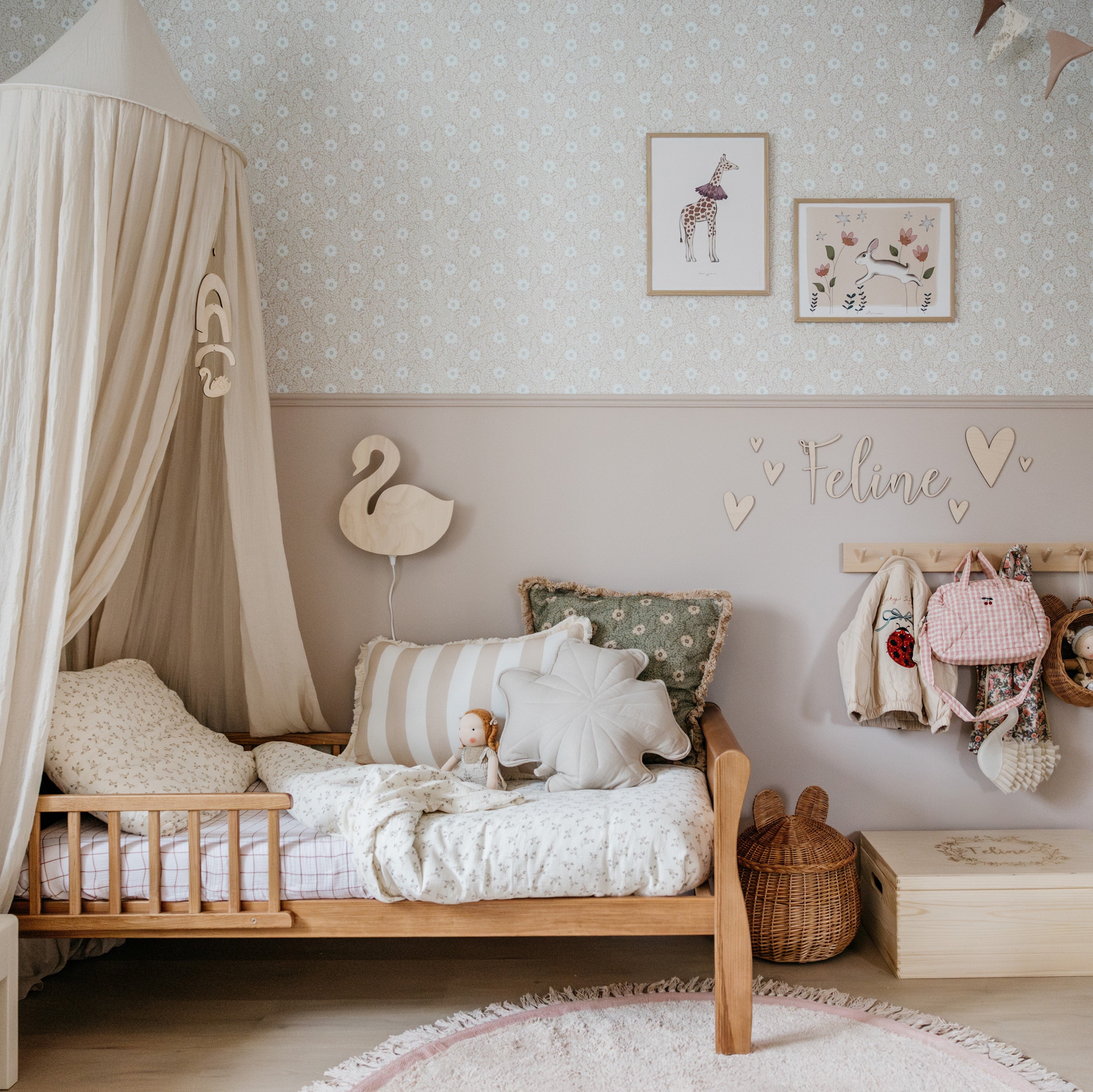 Hölzerne Wandleuchte Kinderzimmer | Schwan - natur Wandleuchte toddie.de