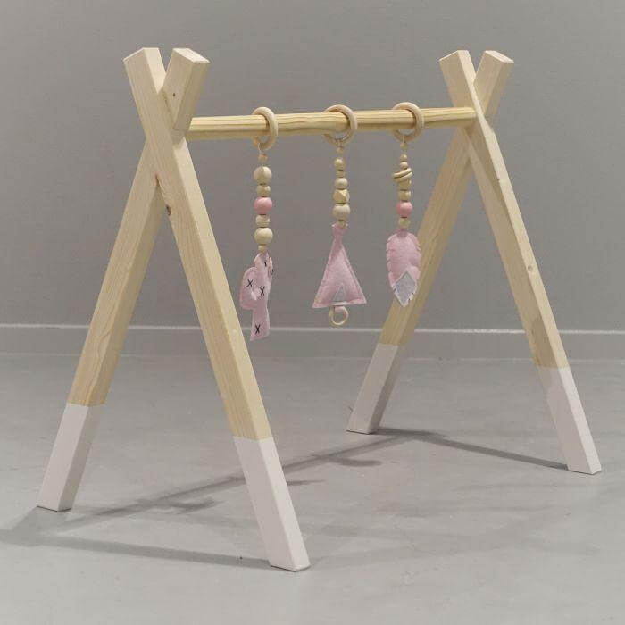 Holz Babygym | Massiver Holzspielbogen Tipi-Forme (ohne hängespielzeuge) - weiß Spielbogen toddie.de