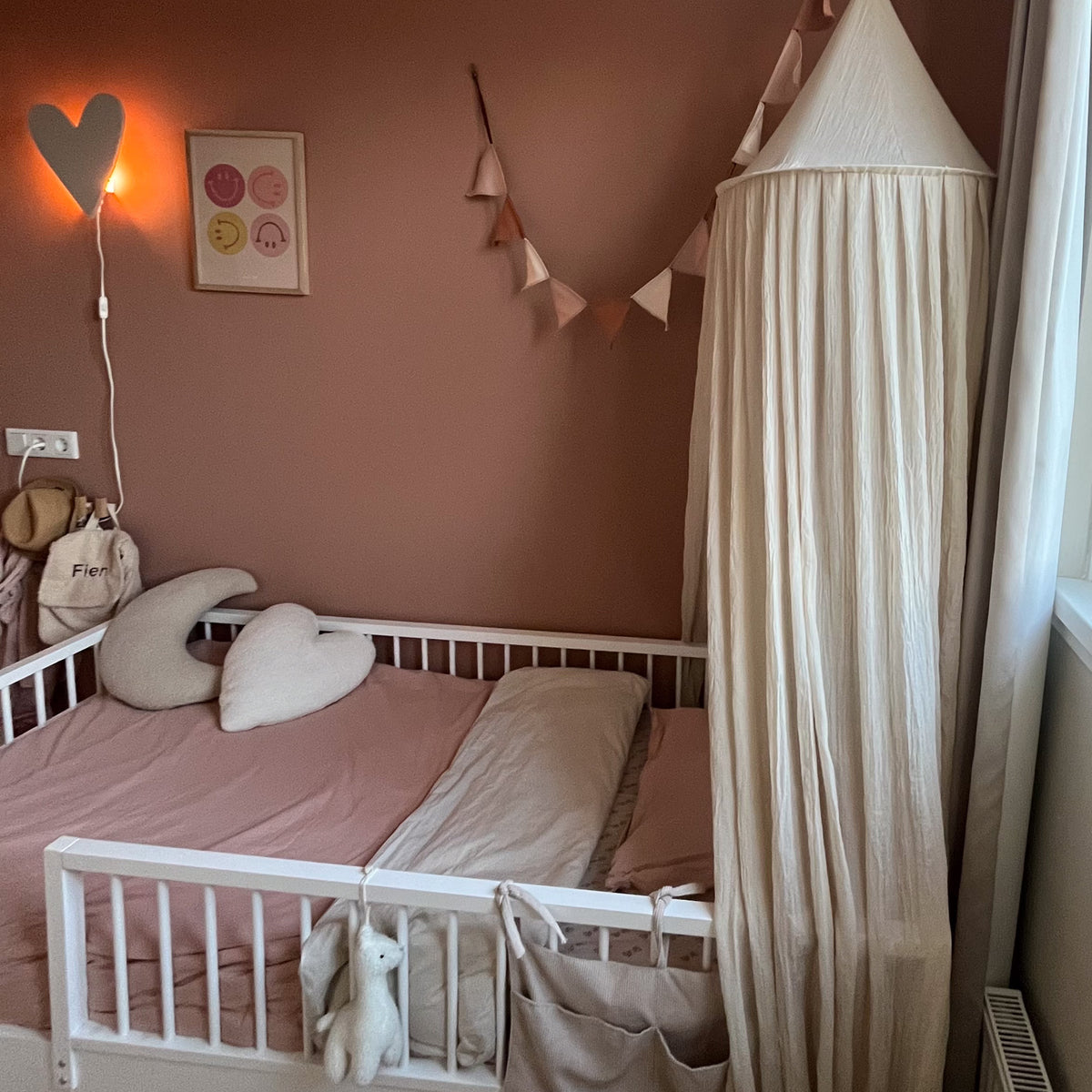 Houten wandlamp kinderkamer | Hart - beige - toddie.nl ®