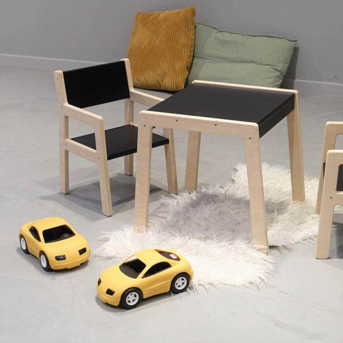 Holz Kindermöbelset 1-4 Jahre | Tisch + 2 Stühle - schwarz Möbelset toddie.de