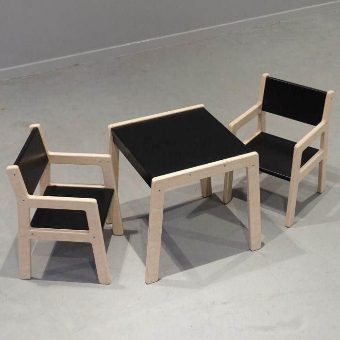 Holz Kindermöbelset 1-4 Jahre | Tisch + 2 Stühle - schwarz Möbelset toddie.de