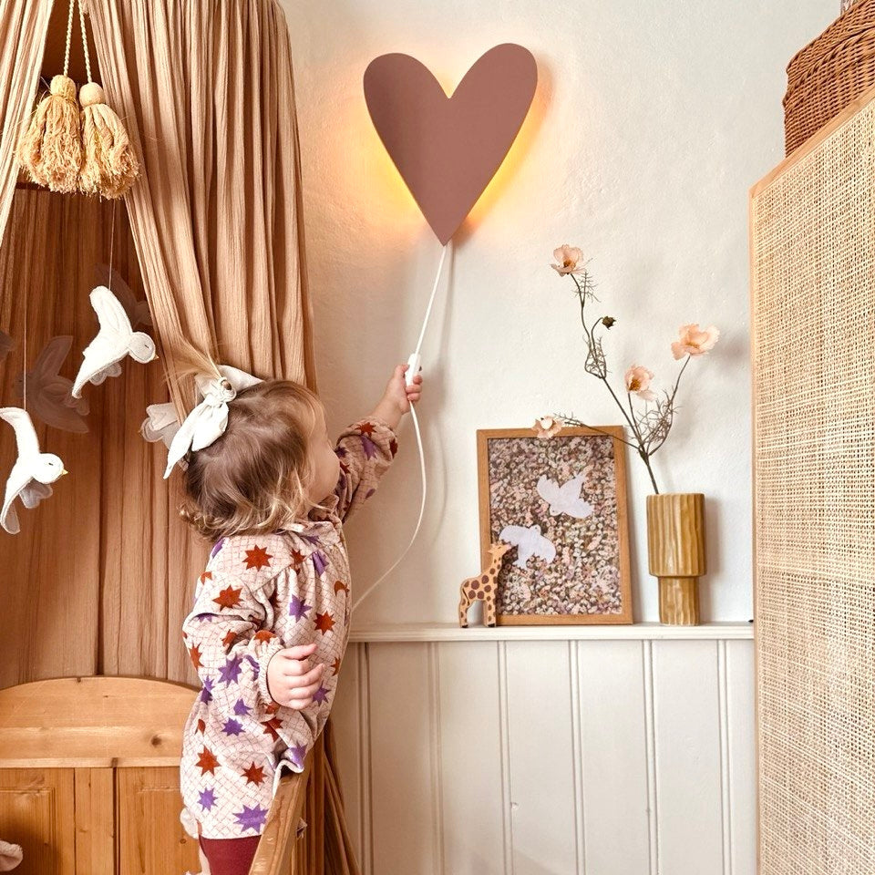 Hölzerne Wandleuchte Kinderzimmer | Herz - terra rosa Wandleuchte toddie.de