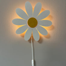Wandlampe aus Filz fürs Kinderzimmer | Gänseblümchen – Weiß