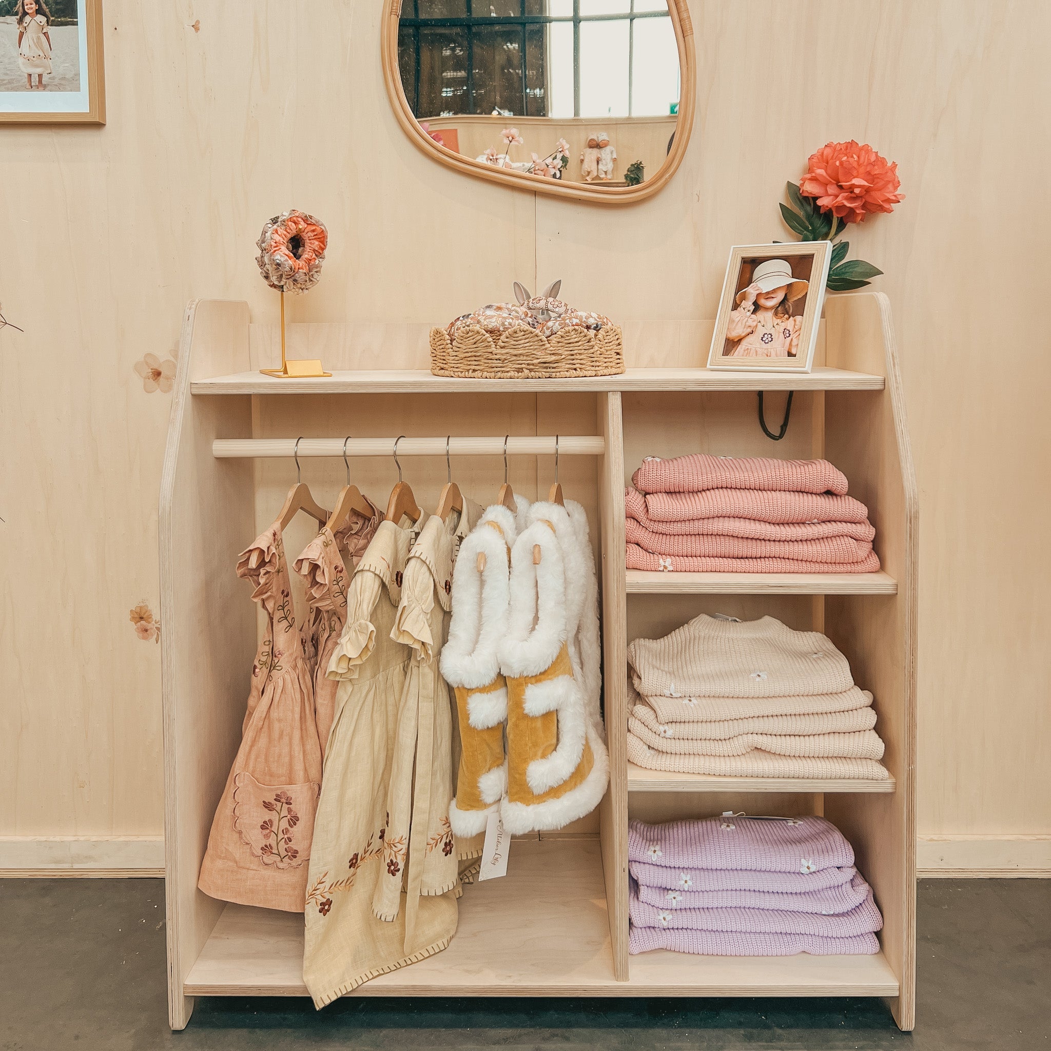 Montessori Kleiderschrank Kinderzimmer | Kindergarderobe - natur Kleiderschrank toddie.de