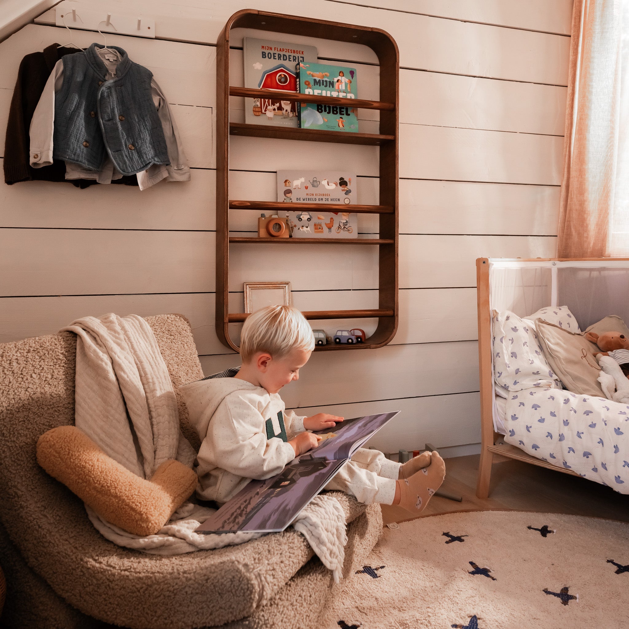 Novie Montessori Rundes Bücherregal für Kinderzimmer | 3 Regalböden – Wenge gebeizt Bücherregal toddie.de ®