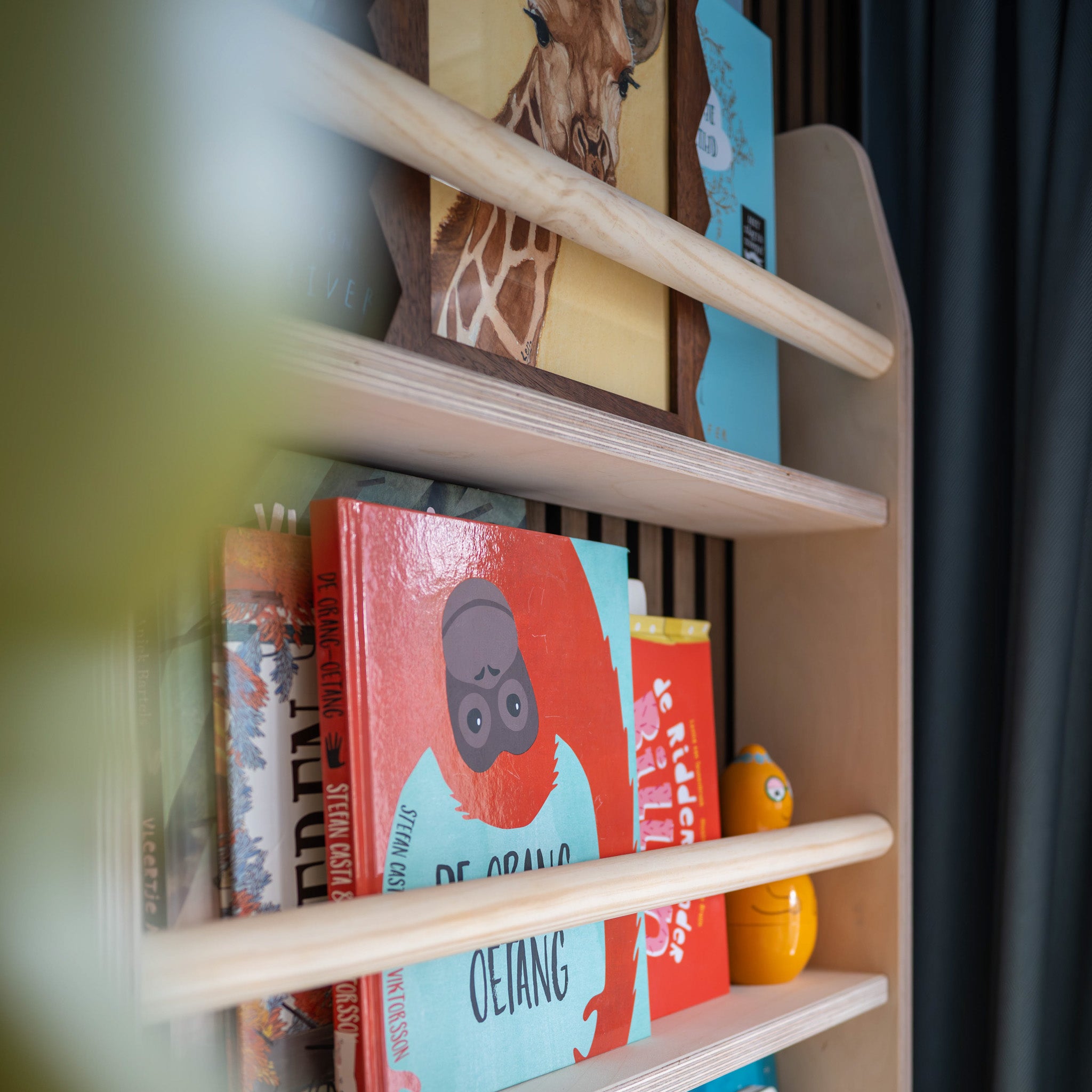 Montessori Bücherregal Kinderzimmer | 4 Regale - natur Wandregal toddie.de