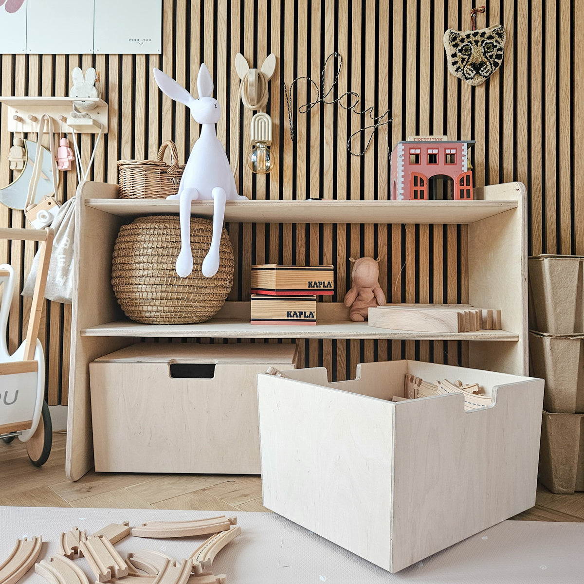 Montessori rijdende opbergkist met zwenkwieltjes en deksel - blank - toddie.nl ®