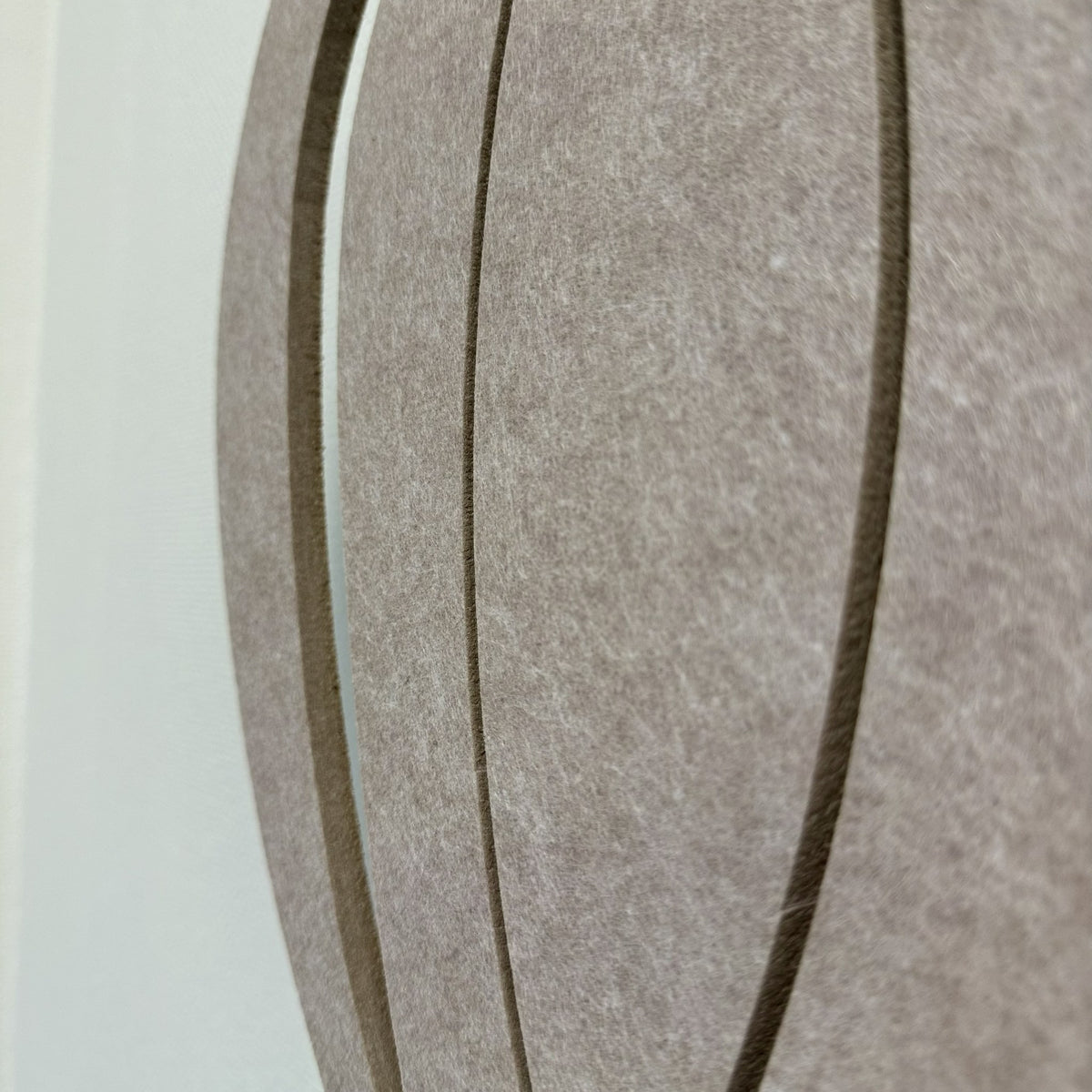 Filz-Wandlampe Heißluftballon sandbeige – Nahaufnahme des PET-Filzes