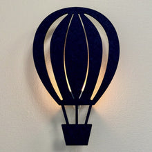 Filz-Wandlampe Heißluftballon nachtblau – Lampe an