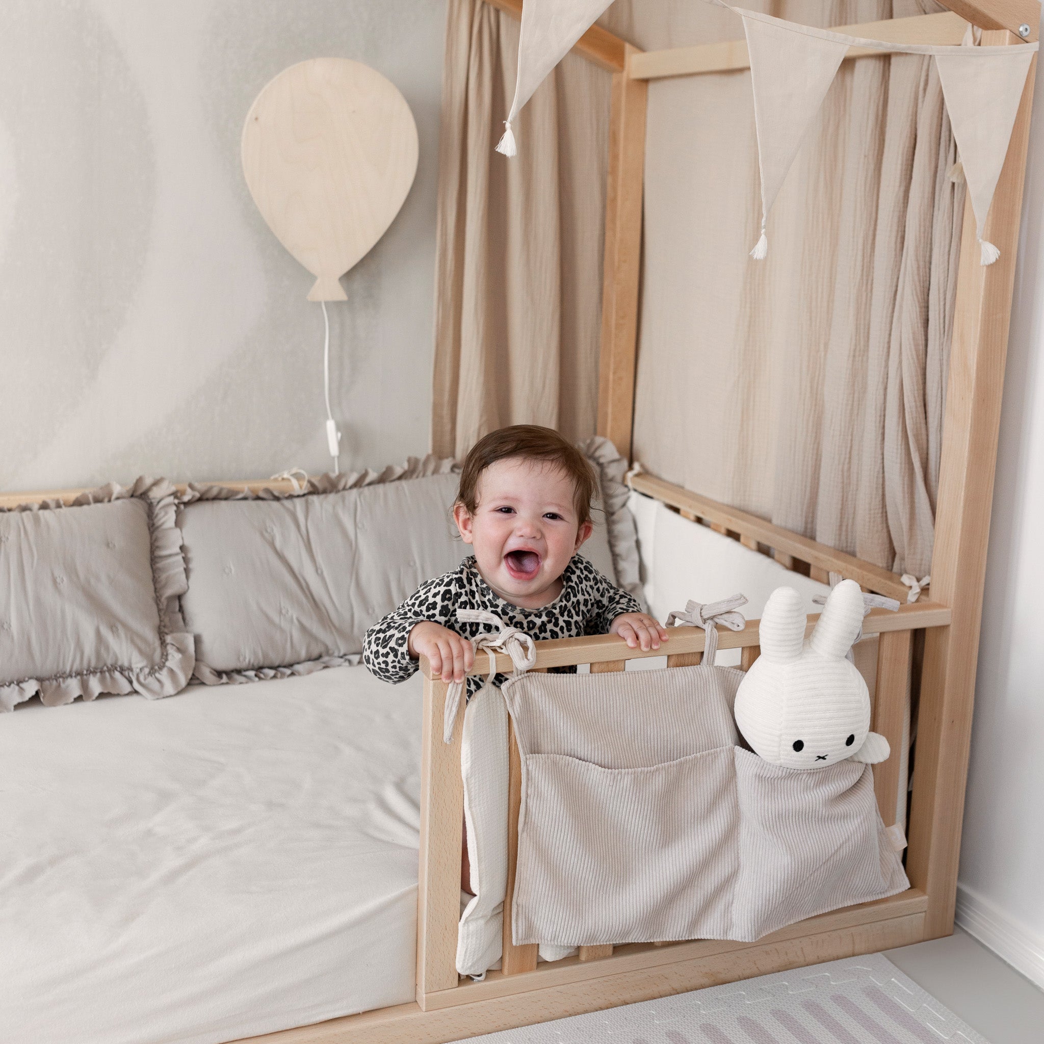 Hölzerne Wandleuchte Kinderzimmer | Ballon - natur Wandleuchte toddie.de   