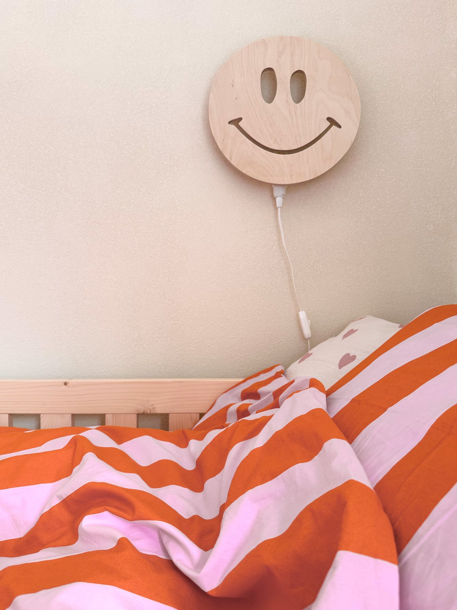 Hölzerne Wandleuchte Kinderzimmer | Smiley - natur Wandleuchte toddie.de ®